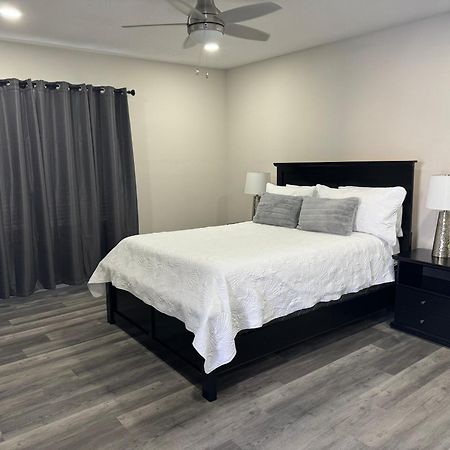 Deluxe Apartment Whit Laundry Tampa Exterior photo