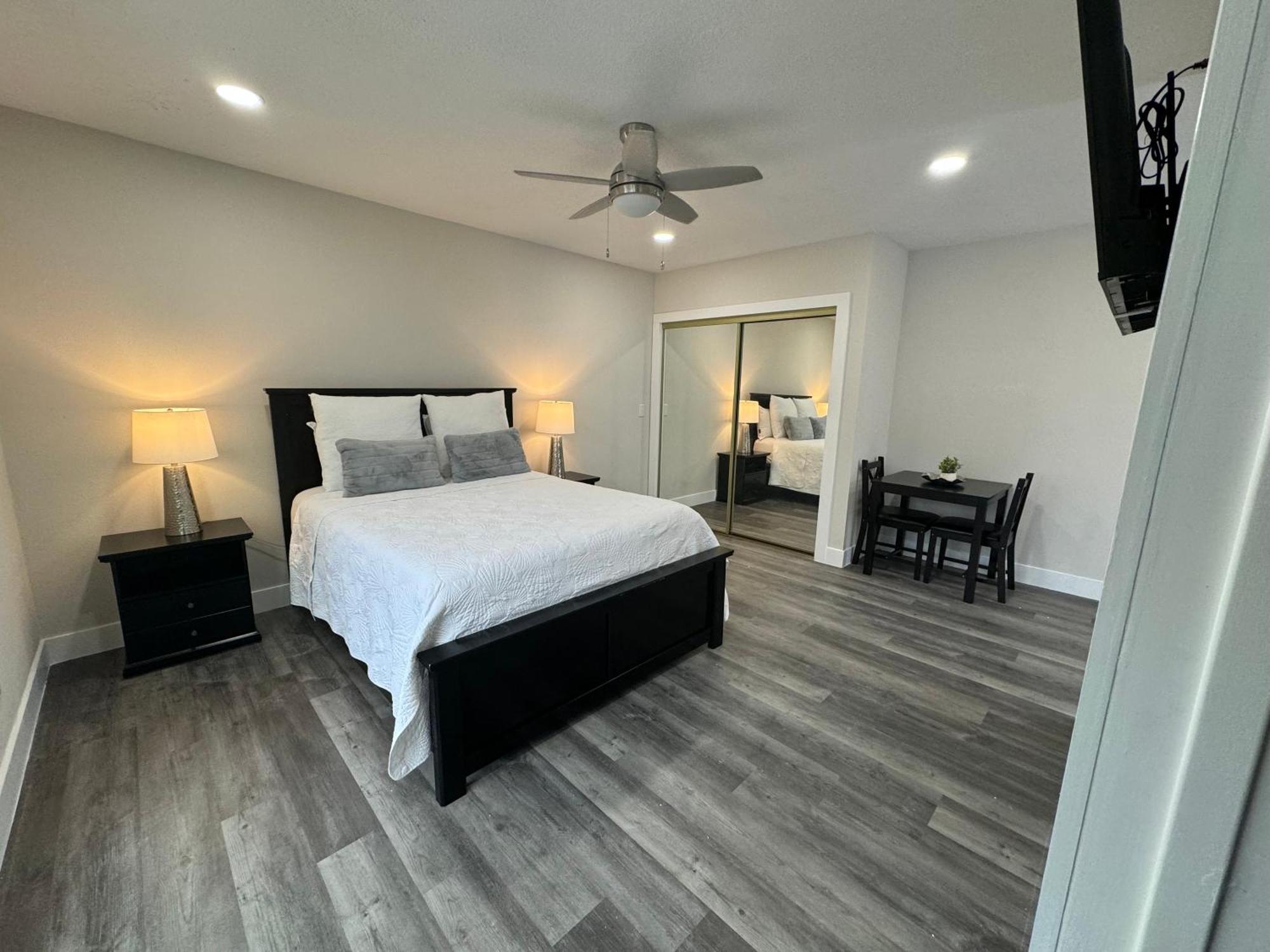 Deluxe Apartment Whit Laundry Tampa Exterior photo